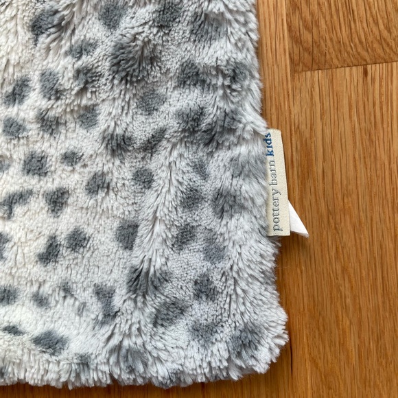Pottery Barn Kids Snow leopard bundle - Picture 4 of 8